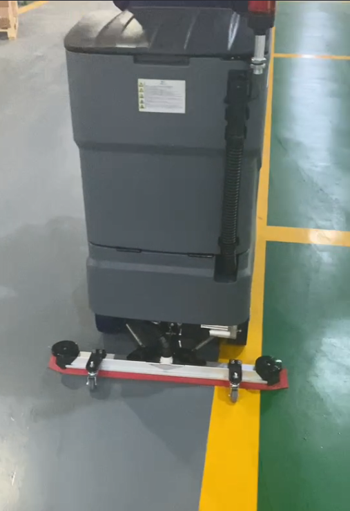 江蘇某食品貿易公司采購駕駛式洗地機HX5 江蘇某食品貿易公司采購駕駛式洗地機HX5